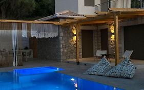 Zephyros Villas - Agios Nikitas